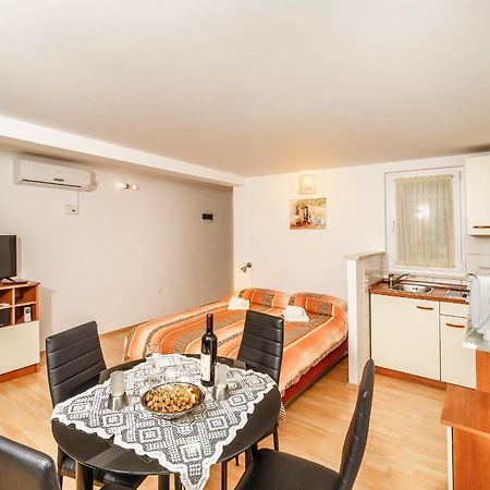 Apartmani Amila-Pisak Extérieur photo